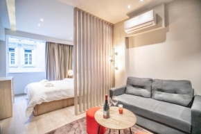 #Aura Studios & Suites V9-10